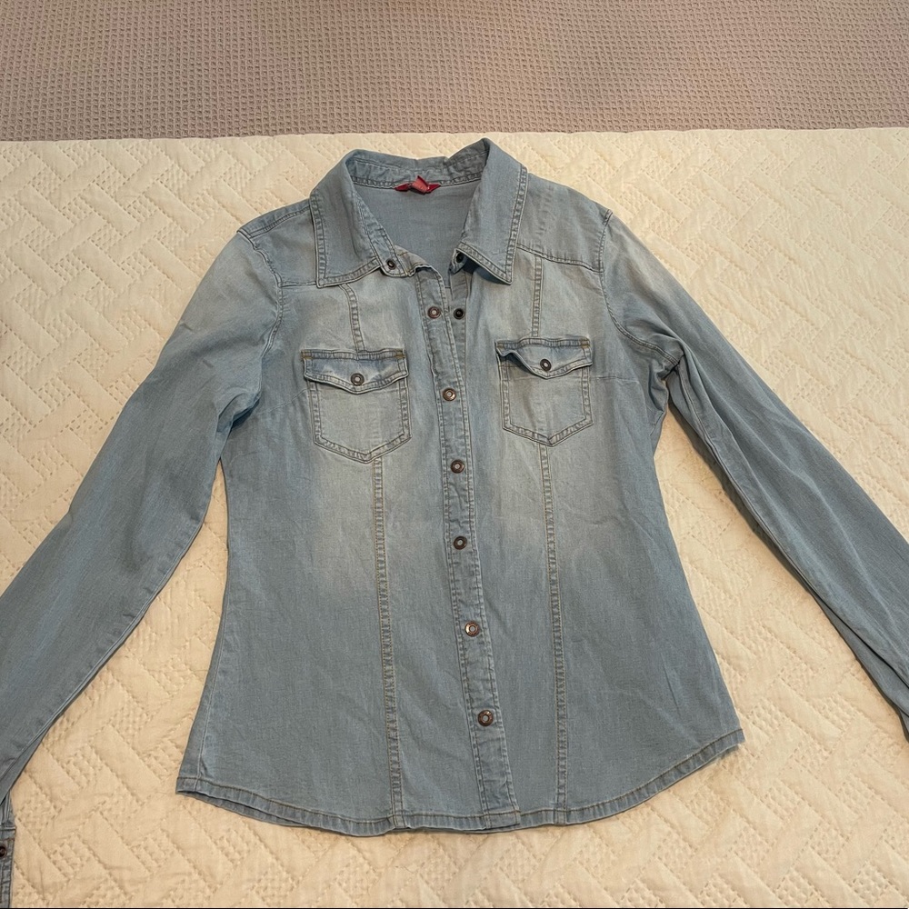 Guess button down shirt